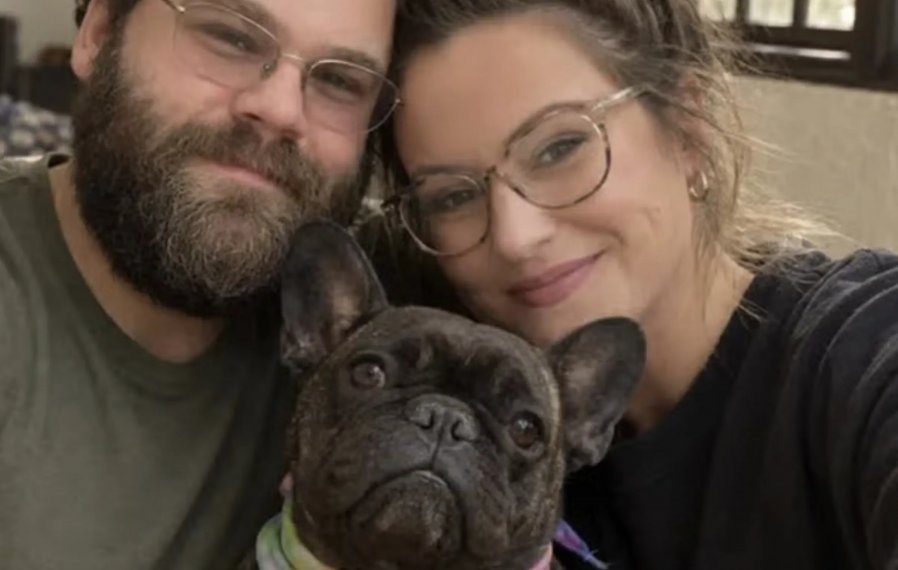 熊闯家扑倒主人!法斗犬护主遭咬穿脊椎 3天后伤重不治